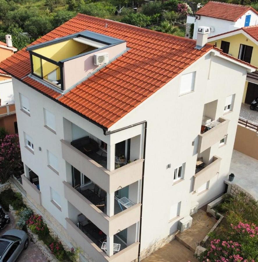Apartments Nina Rab Town Exterior foto